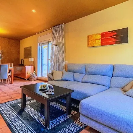 Spacious And Bright Villa With Private Pool *